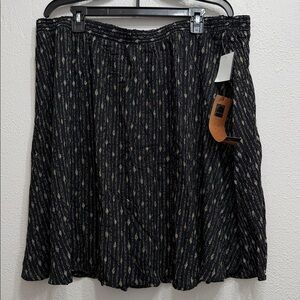 Carole Little Black and Cream Rayon Skirt size 24